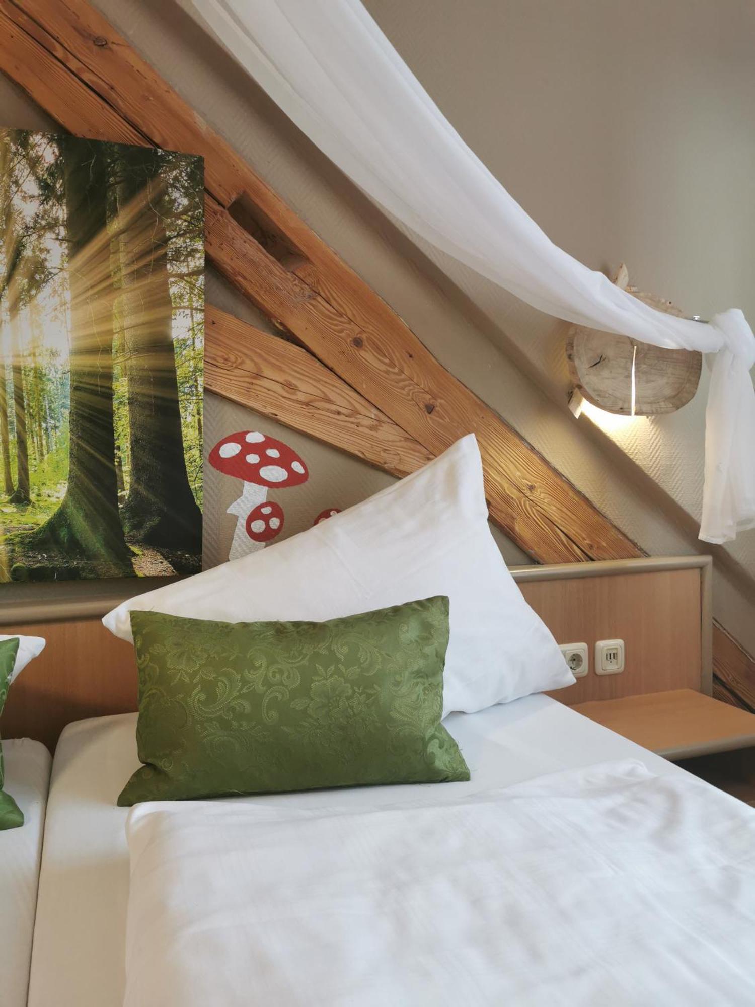 Werbach Gasthaus & Hotel Drei Lilien מראה חיצוני תמונה