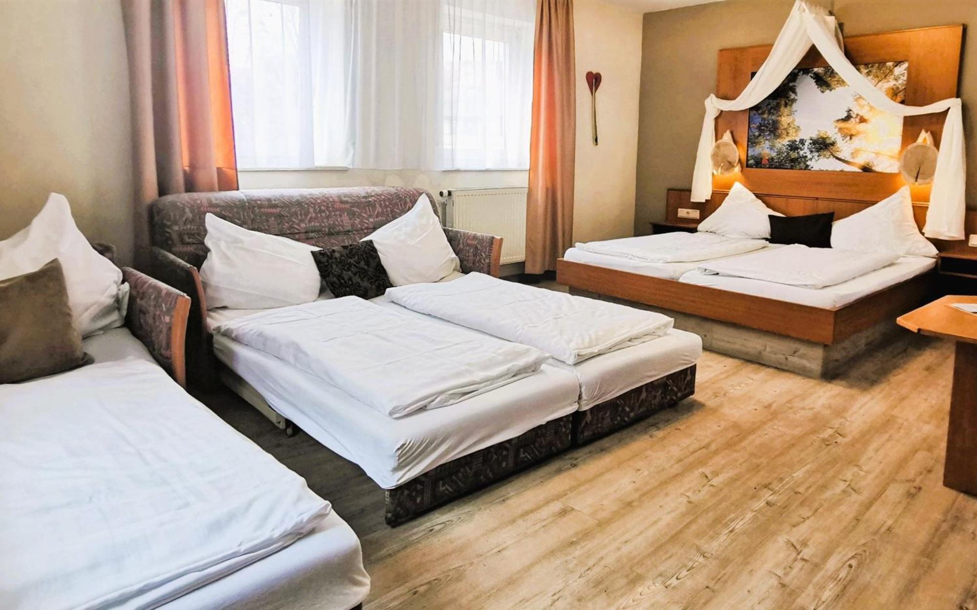 Werbach Gasthaus & Hotel Drei Lilien מראה חיצוני תמונה
