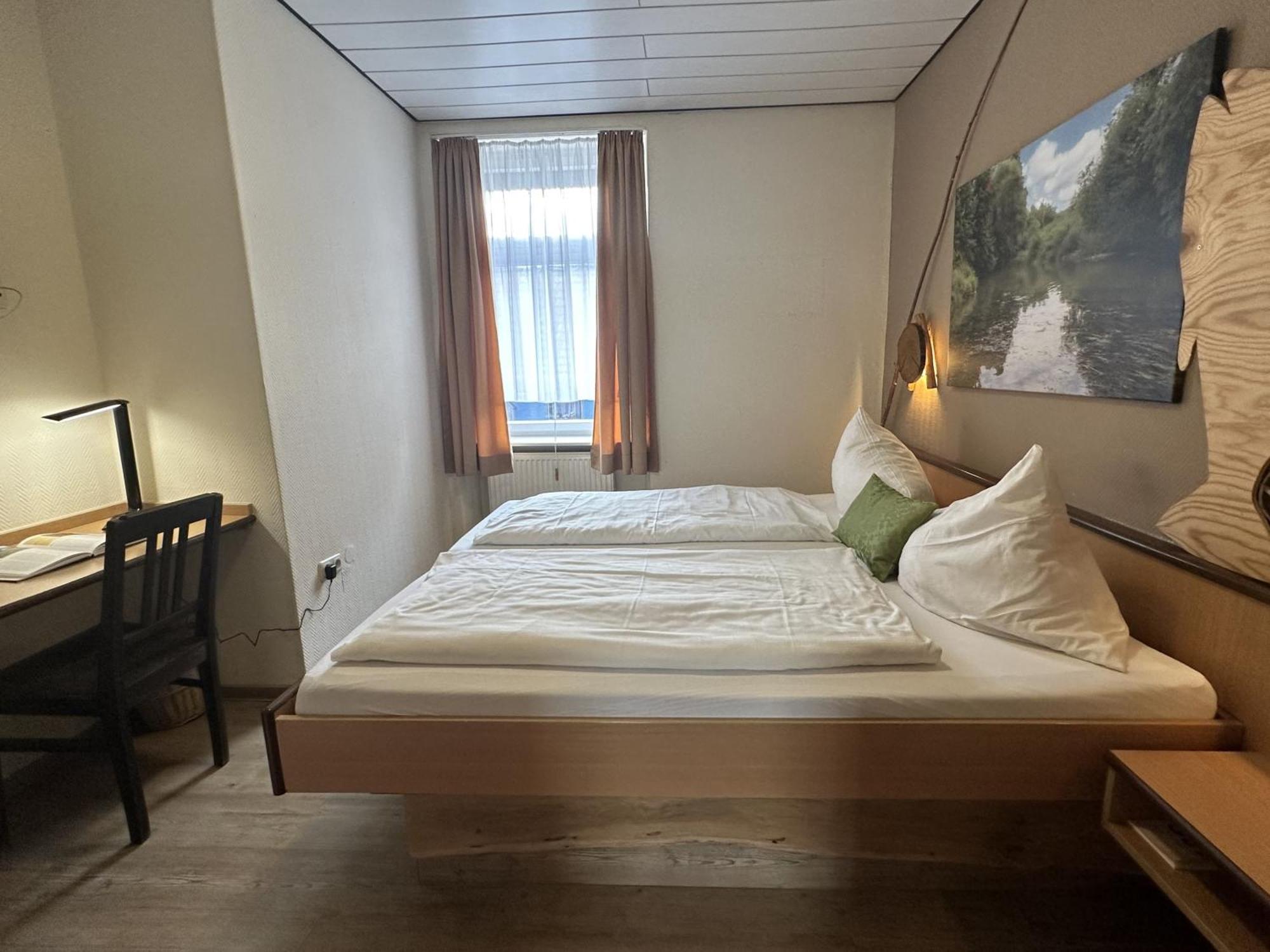 Werbach Gasthaus & Hotel Drei Lilien מראה חיצוני תמונה